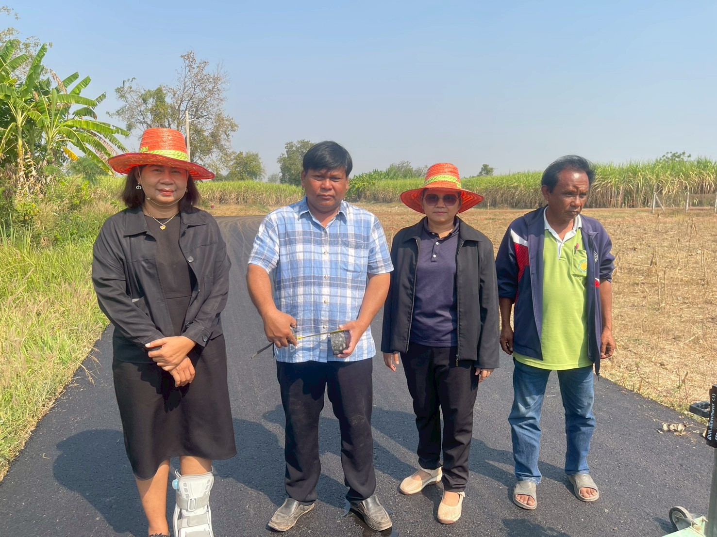 ตรวจงานลาดยาง เจาะความหนาของถนน บ้านโนนตำหนัก และ บ้านหนองโบสถ์ ตำบลเมืองเกษตร